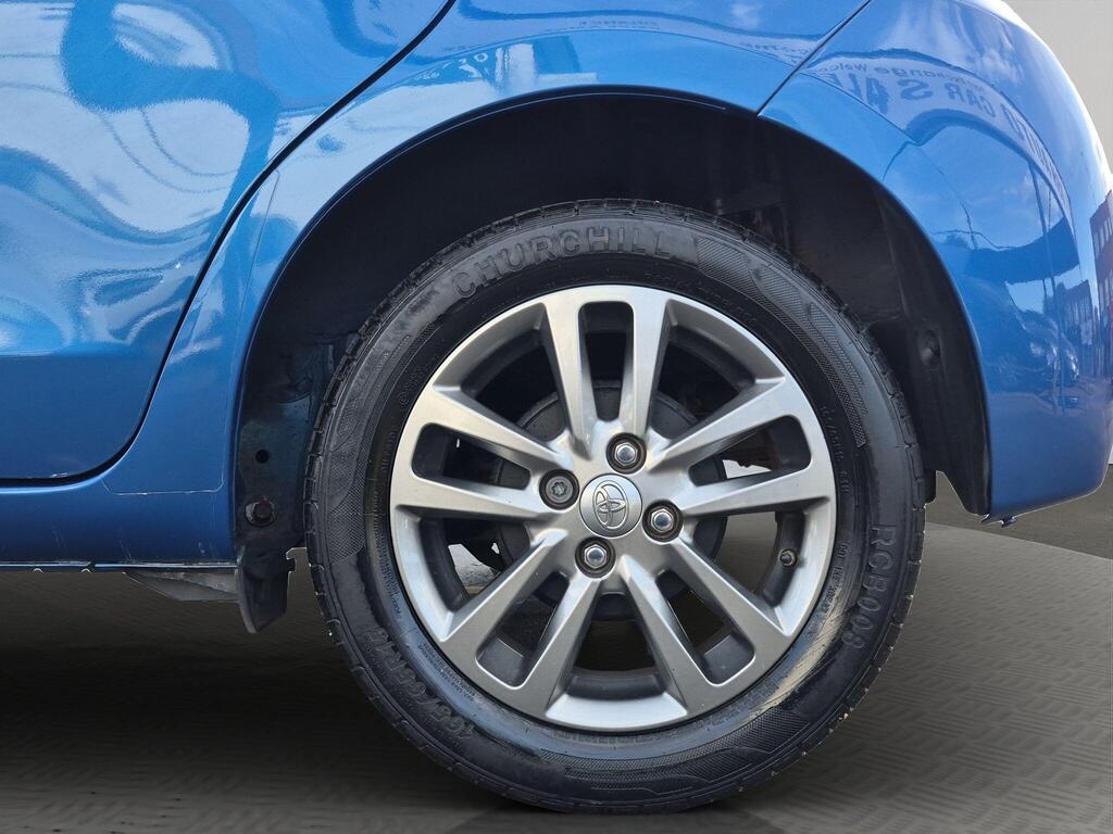 Toyota Yaris 33