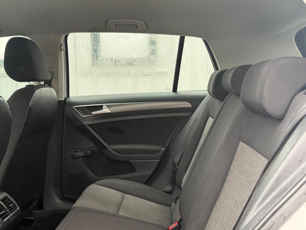 Volkswagen Golf 35