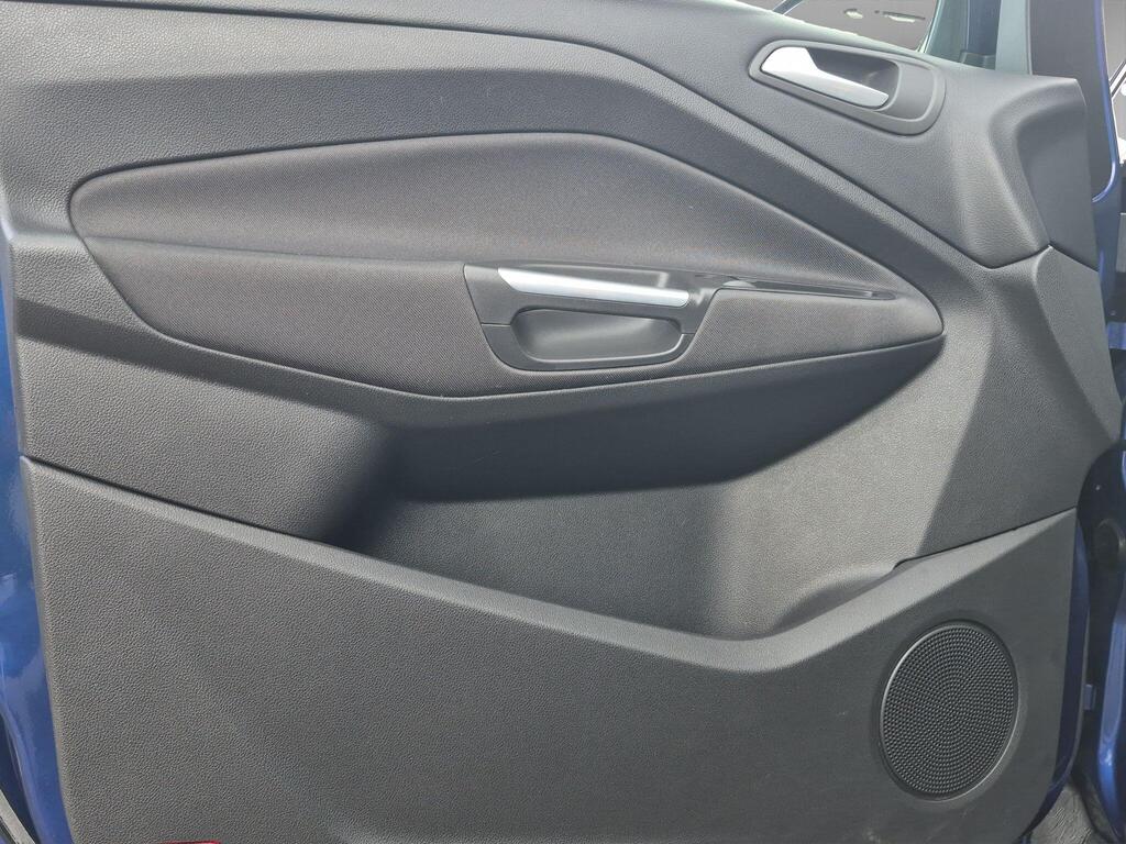 Ford C-Max 27