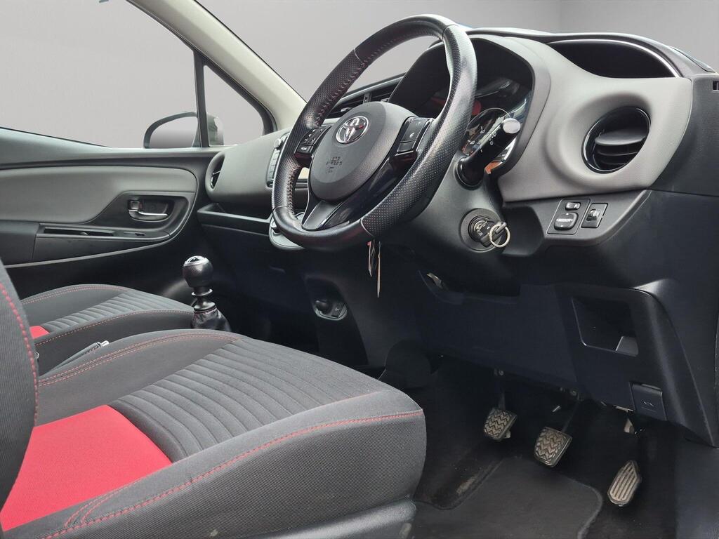 Toyota Yaris 11