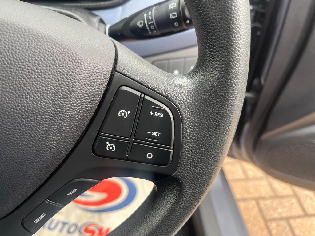 Hyundai i10 38