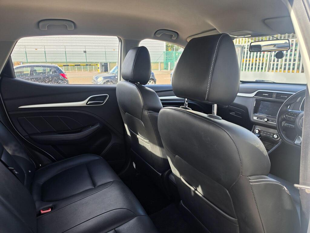 MG MG ZS 22