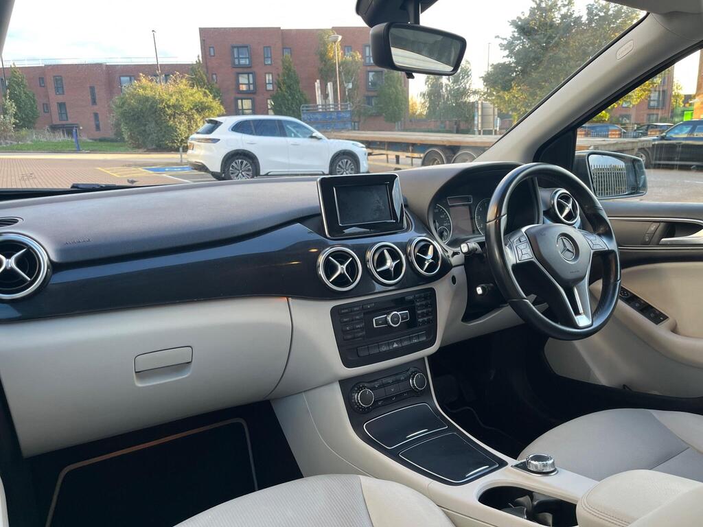 Mercedes-Benz B Class 32