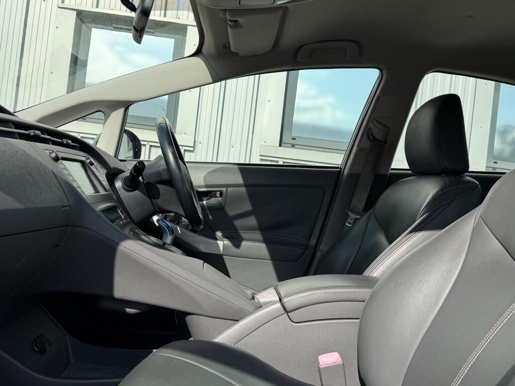 Toyota Prius 42