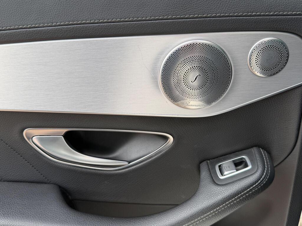 Mercedes-Benz C Class 32