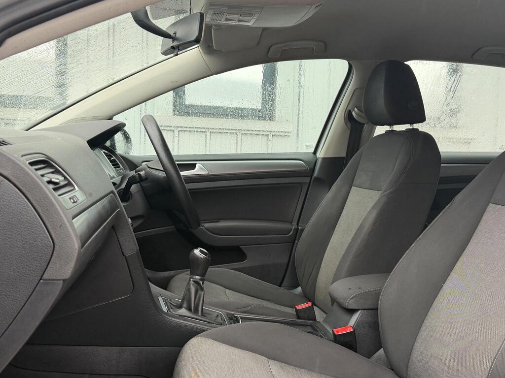 Volkswagen Golf 54