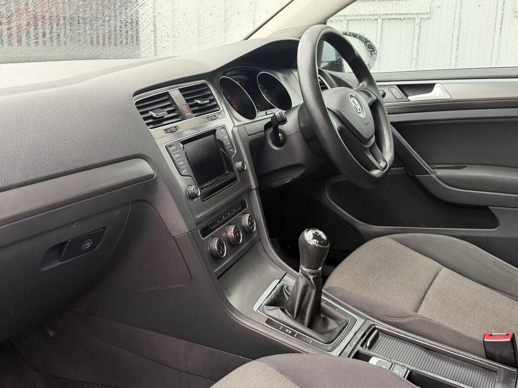 Volkswagen Golf 26