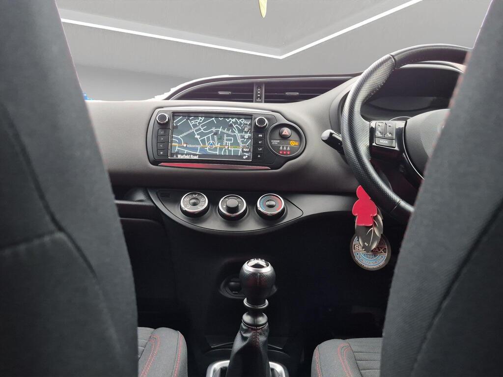 Toyota Yaris 12