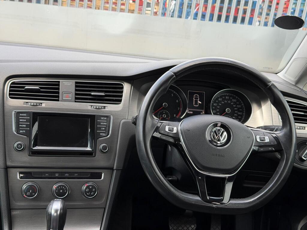 Volkswagen Golf 71