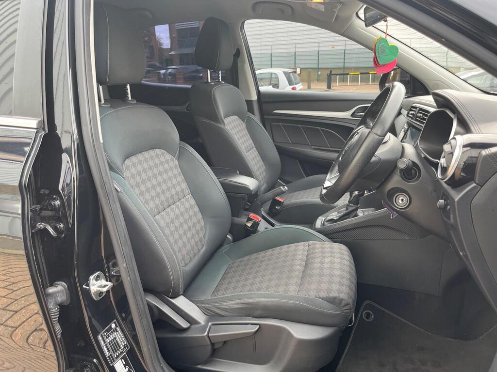 MG MG ZS 37