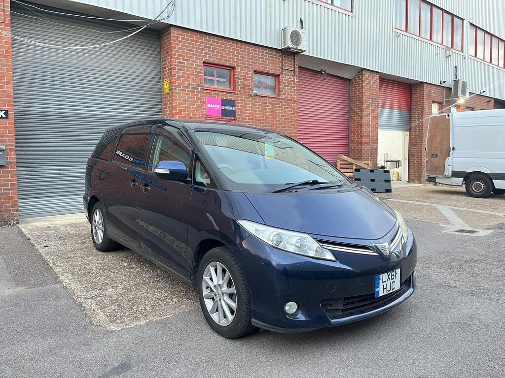 Toyota Estima 5