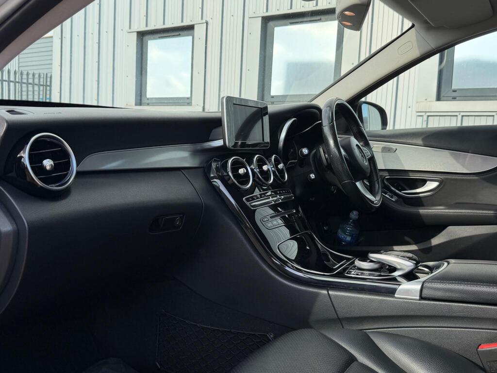 Mercedes-Benz C Class 19