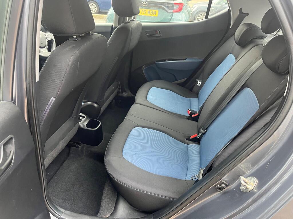 Hyundai i10 31