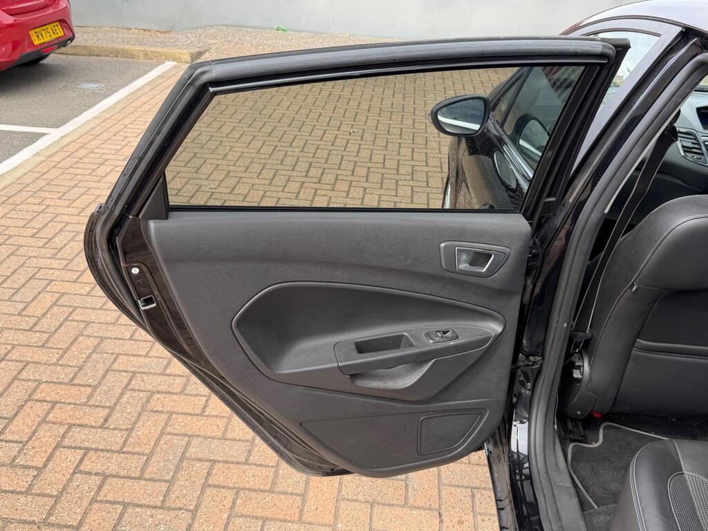 Ford Fiesta 30