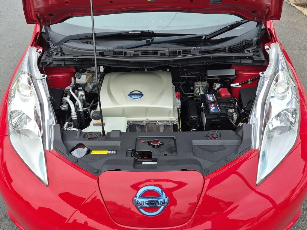 Nissan Leaf 32