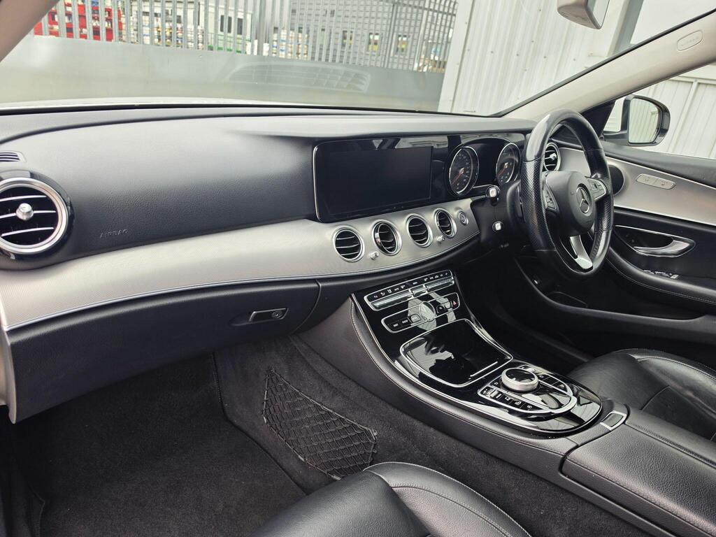 Mercedes-Benz E Class 22