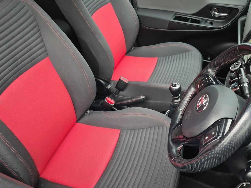 Toyota Yaris 19