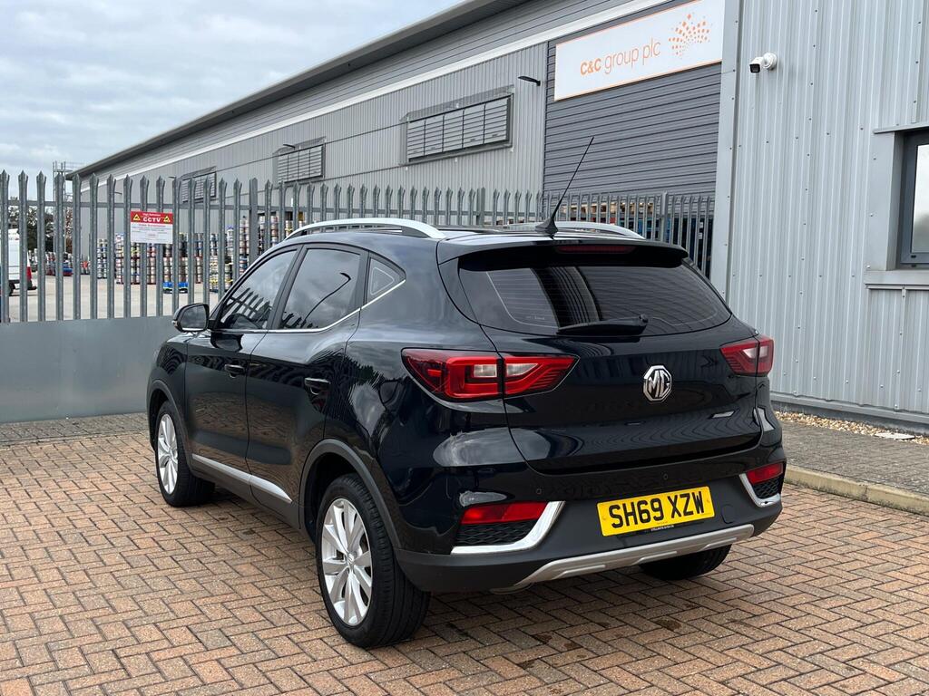 MG MG ZS 4