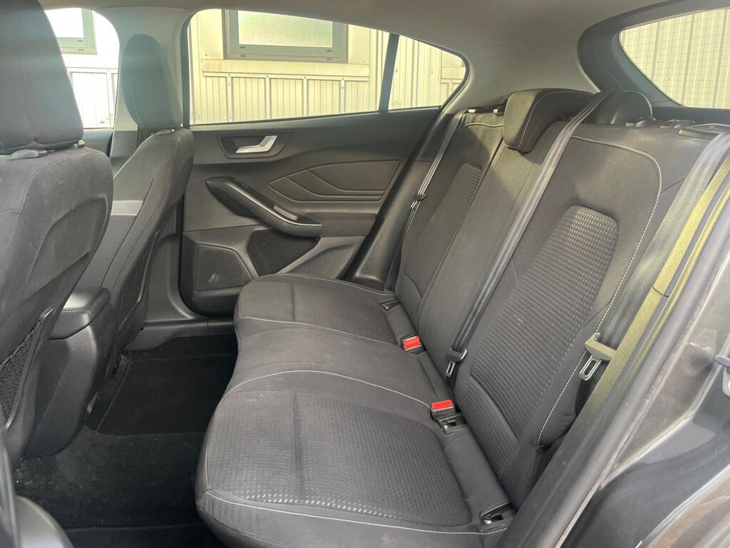 Ford Focus 48