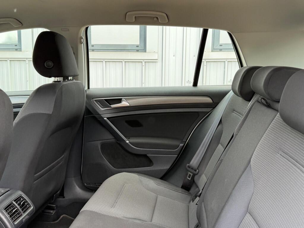 Volkswagen Golf 31