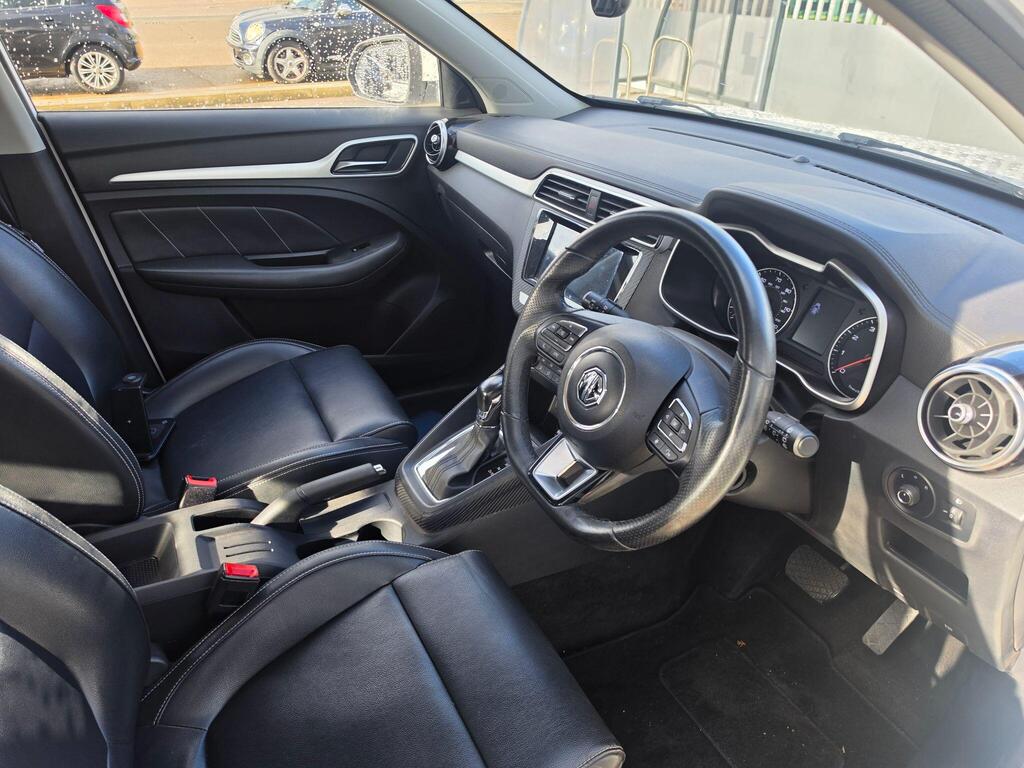 MG MG ZS 17