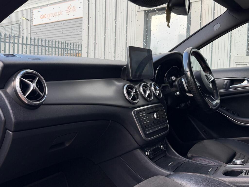 Mercedes-Benz GLA 19