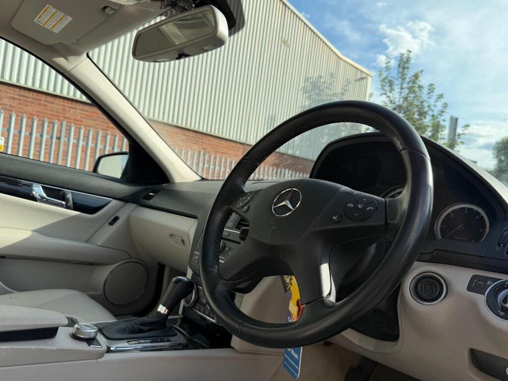 Mercedes-Benz C Class 16