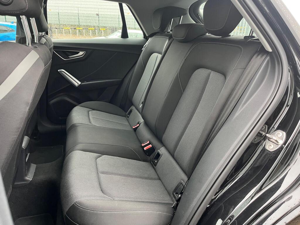 Audi Q2 59