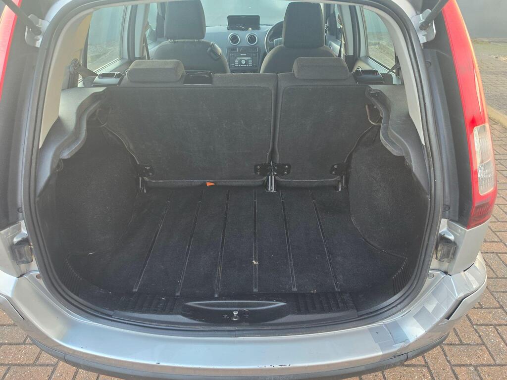 Ford Fusion 16