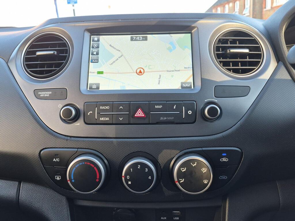 Hyundai i10 36