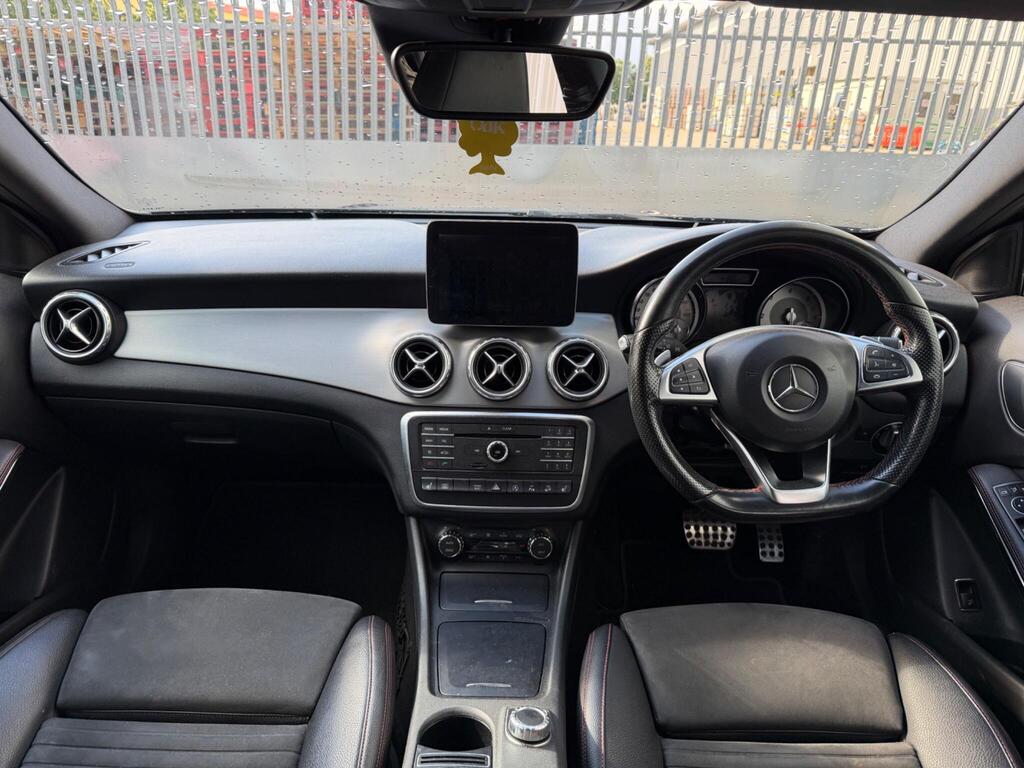 Mercedes-Benz GLA 17