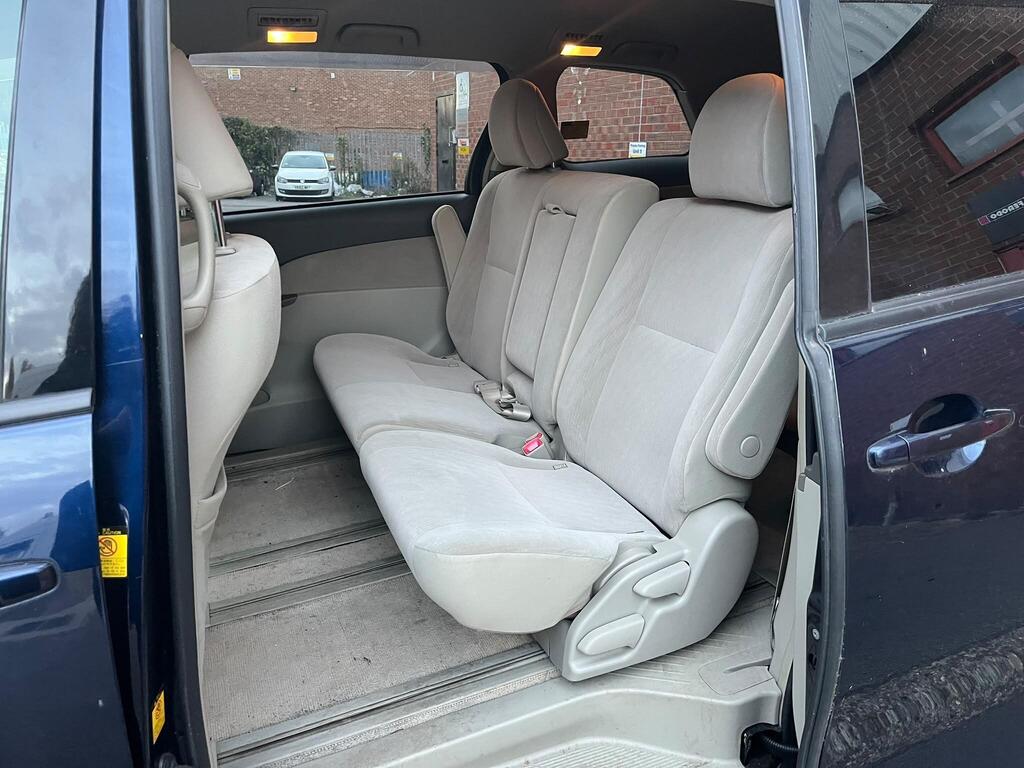 Toyota Estima 38