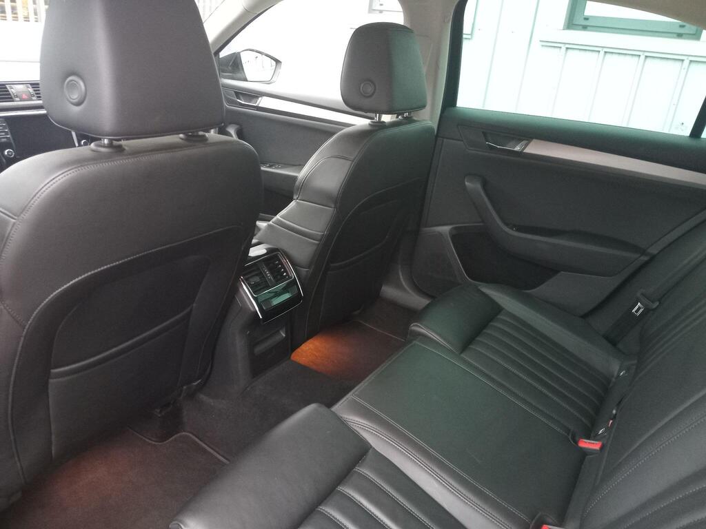 Skoda Superb 30