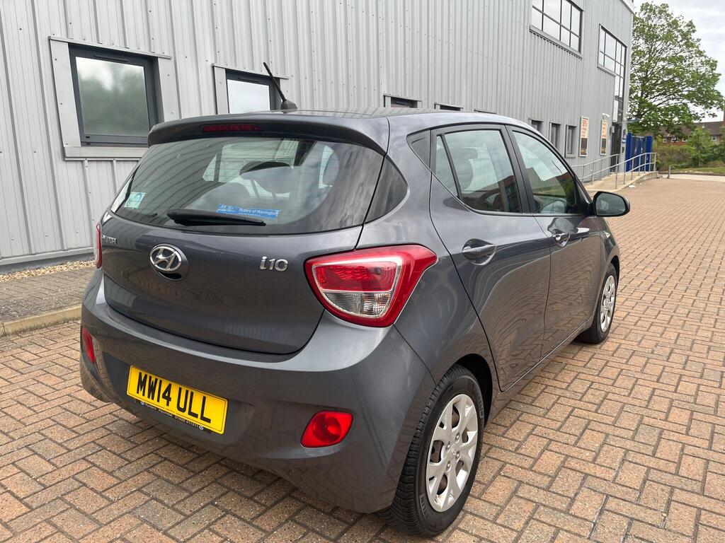 Hyundai i10 16