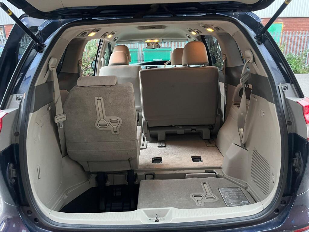 Toyota Estima 48