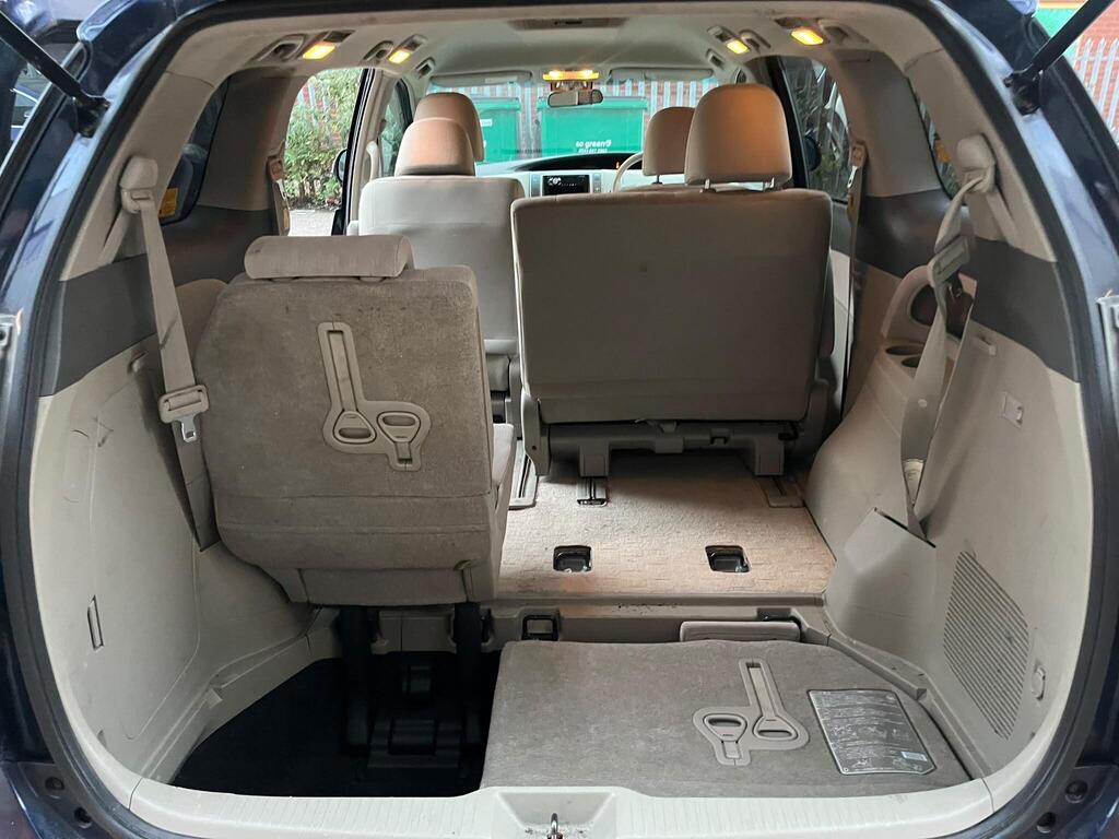 Toyota Estima 54