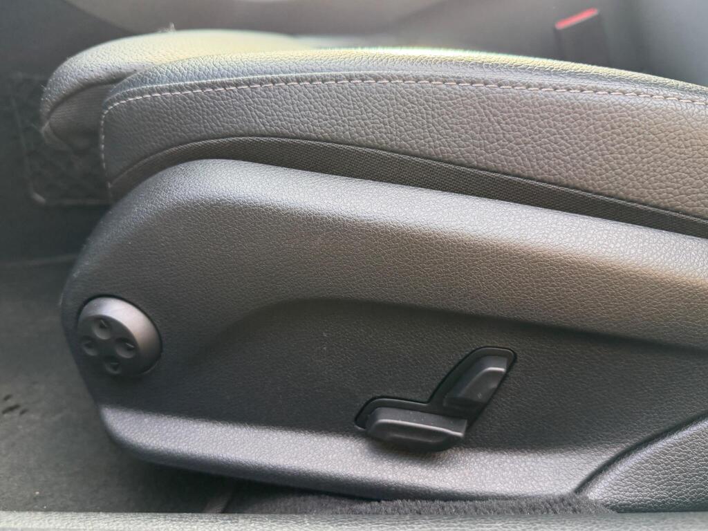 Mercedes-Benz C Class 23