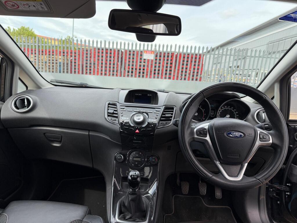 Ford Fiesta 16