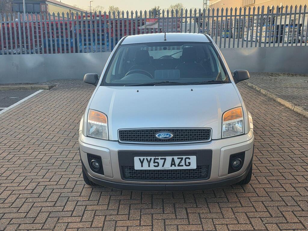 Ford Fusion 6
