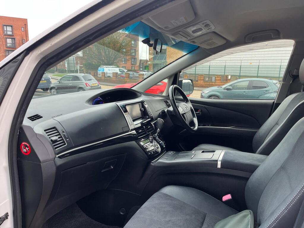 Toyota Estima 63