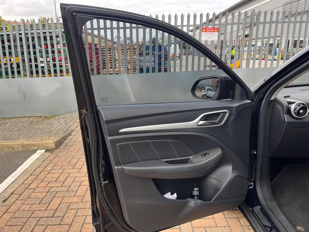 MG MG ZS 59