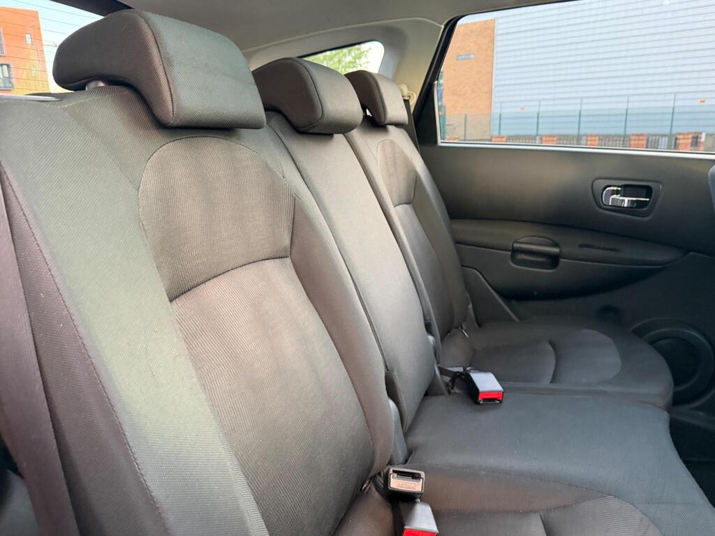 Nissan Qashqai+2 11