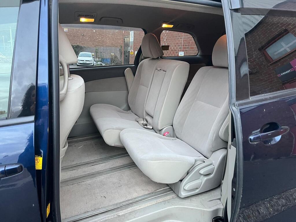 Toyota Estima 37