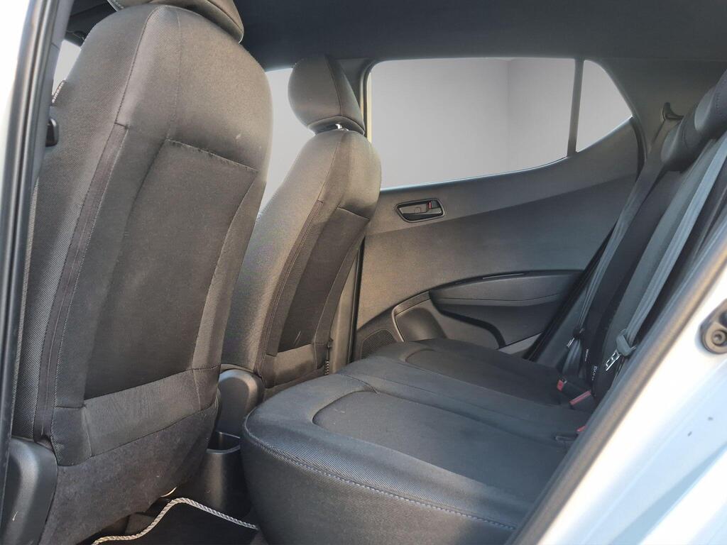 Hyundai i10 14