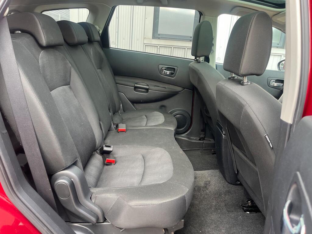 Nissan Qashqai+2 9