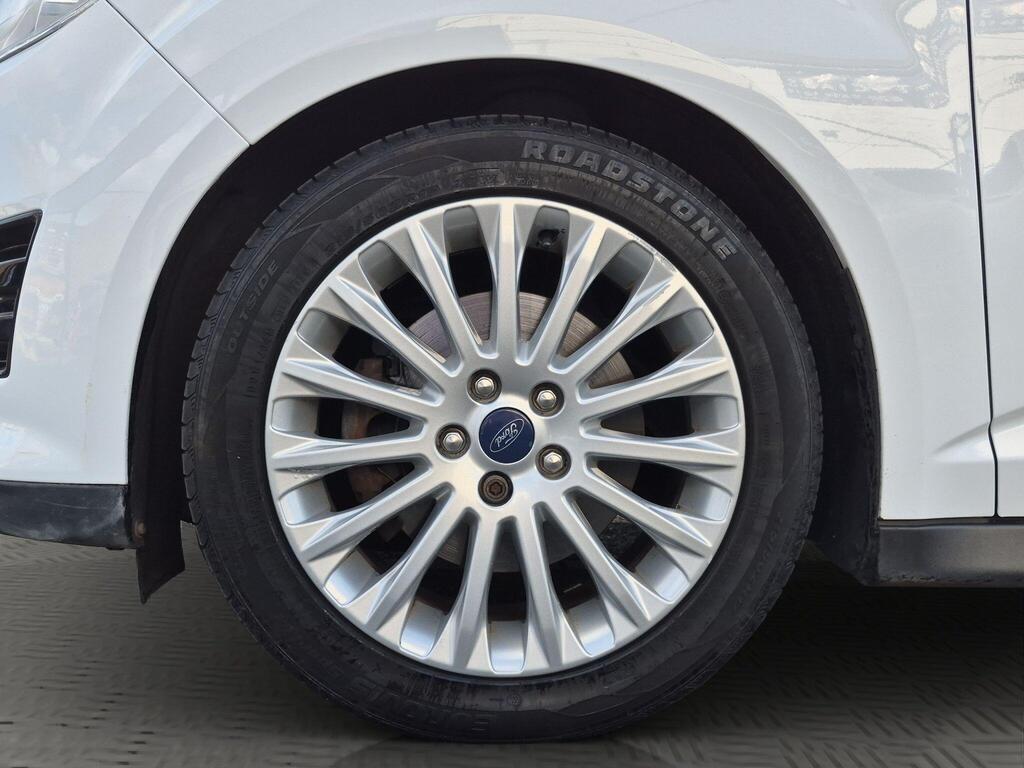 Ford C-Max 34