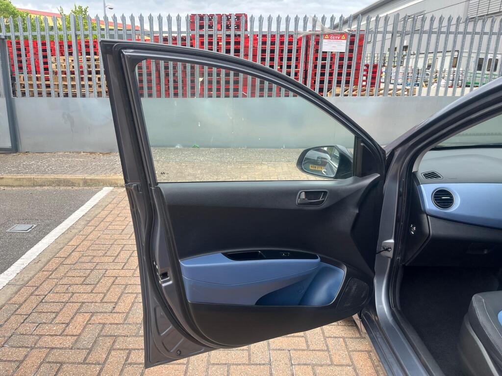 Hyundai i10 39