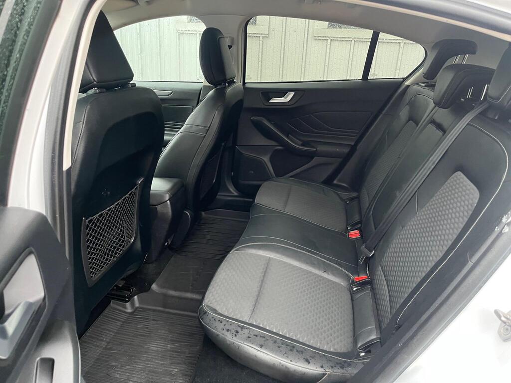 Ford Focus 43