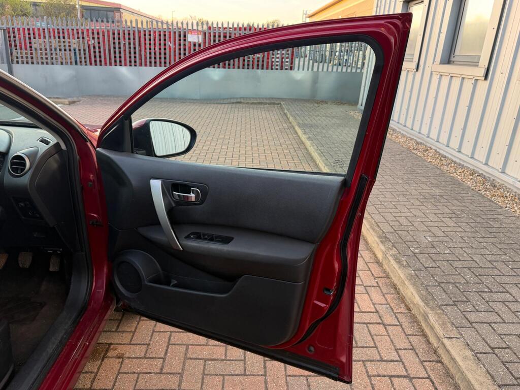 Nissan Qashqai+2 25