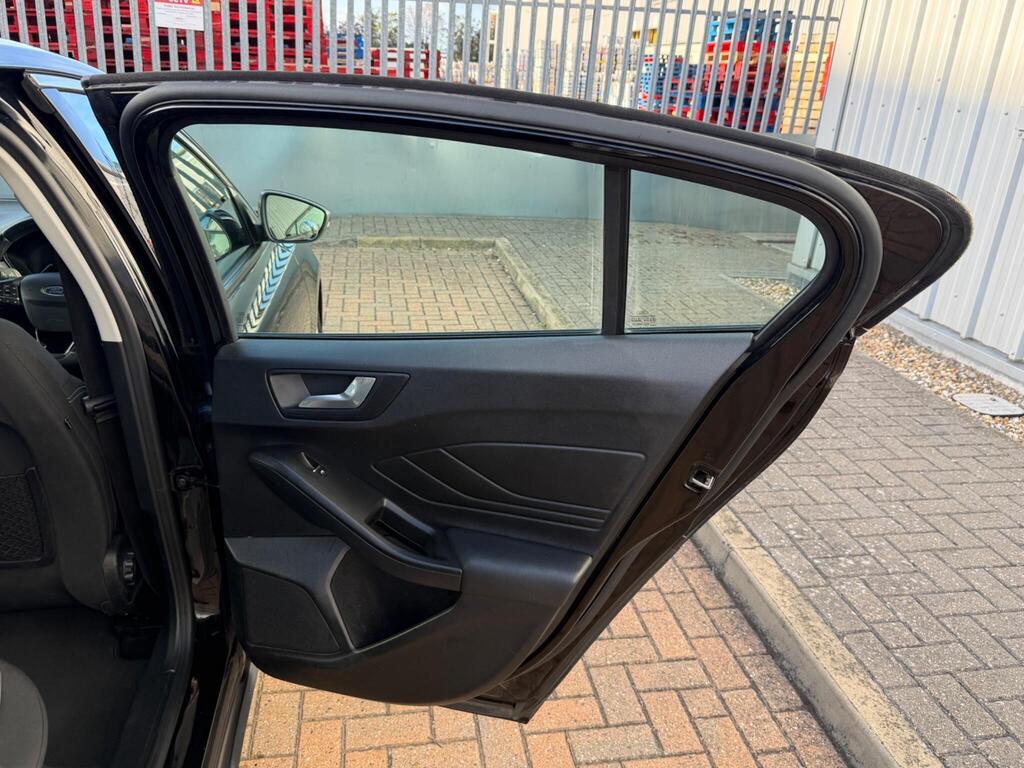 Ford Focus 40